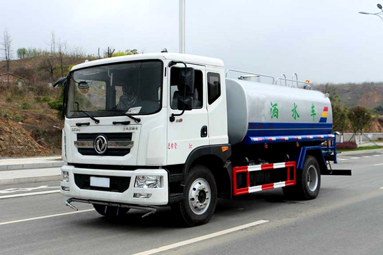 怎樣排除灑水車柴油機過早、過遲的噴油現象？